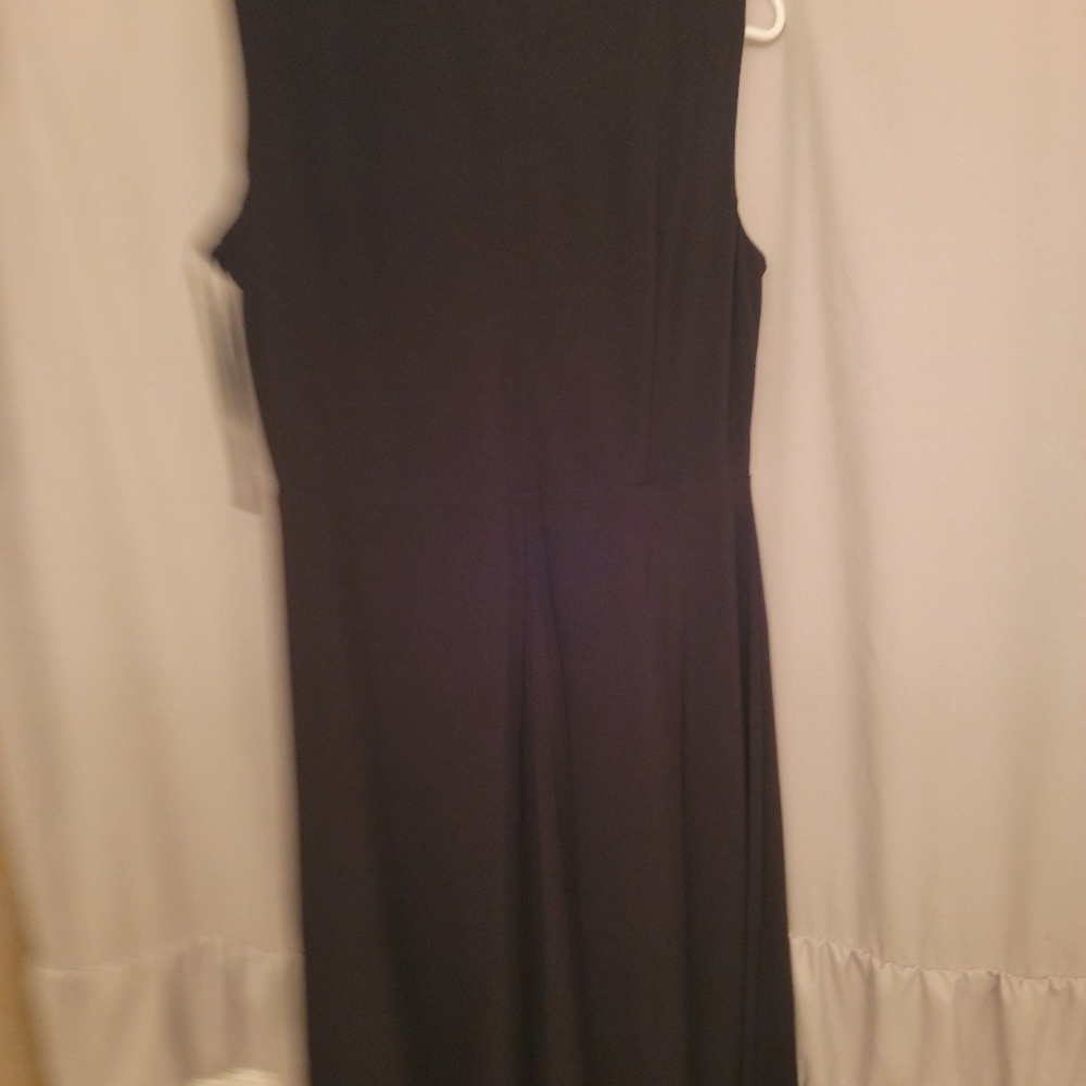 Black Sleeveless Dress